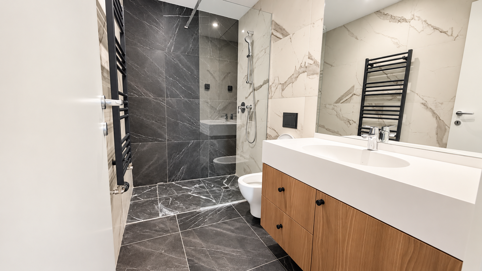 927E303E-2B4F-4934-886A-4E80BC585E6C 3 bedroom One Herastrau Towers