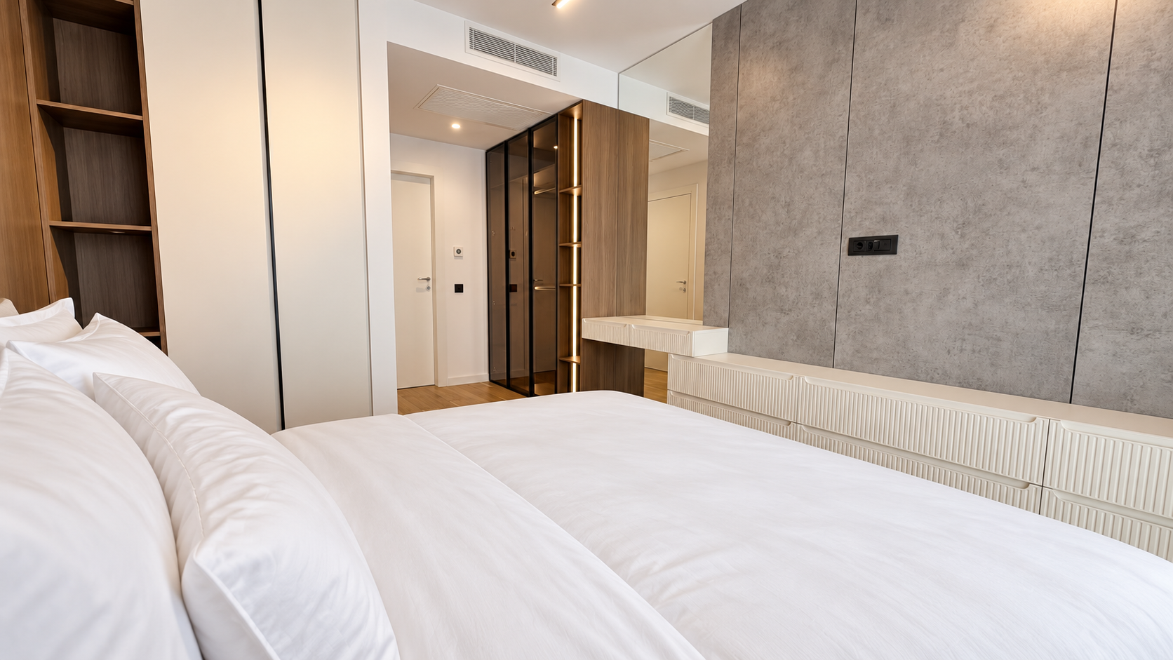 D8E40373-936F-4500-A1B7-66FD80BA4620 3 bedroom One Herastrau Towers